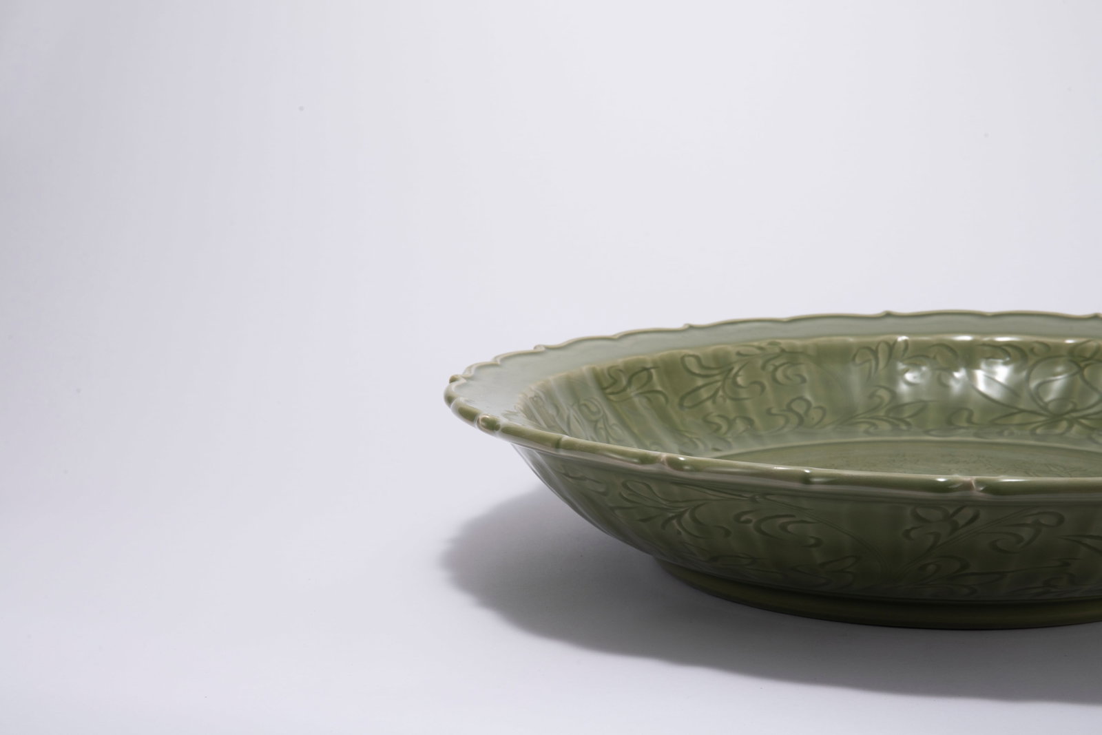 Longquan Large Plate from the Ming Dynasty - 10