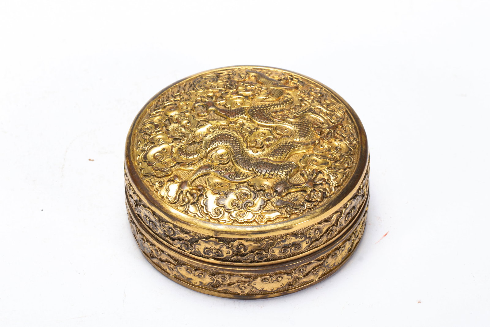 Gilded bronze dragon-patterned lid box (1 of 7)