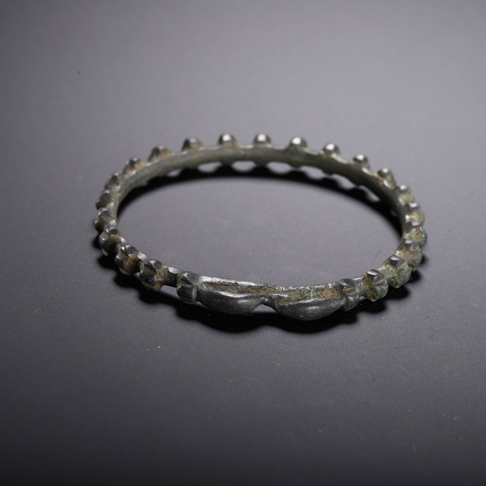 Tibetan bracelet: Length 6.5cm, Width 6.5cm, Weight 30g