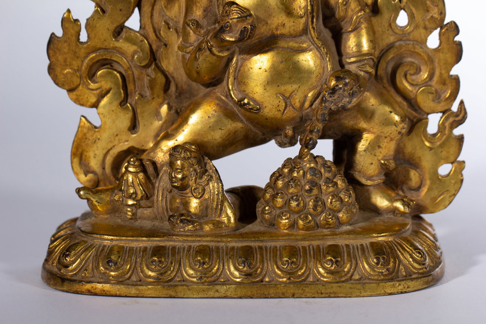 Gilded bronze Buddha statue - 4