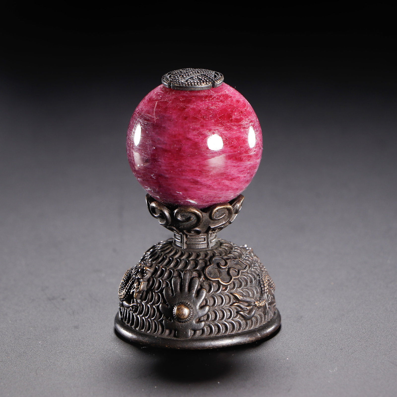 Ruby Overhead: Length 3cm, Width 3cm, Height 4cm