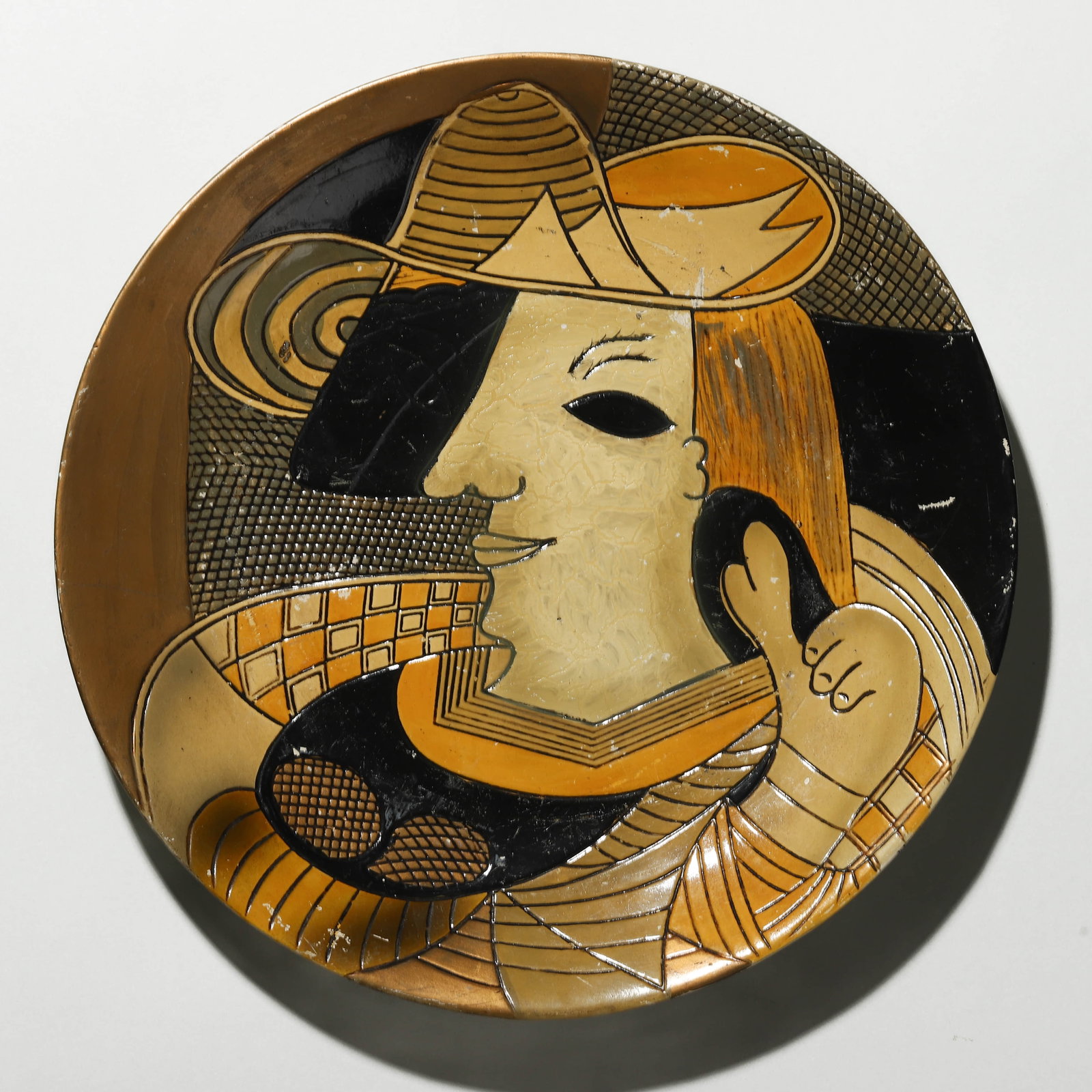 Alexander-Kalifano's-base-plate,-Picasso-style,-cubism,-modern,-painted,: Diameter: 13 3/4 in. (35 cm), Height: 1 3/4 in. (4.5 cm).