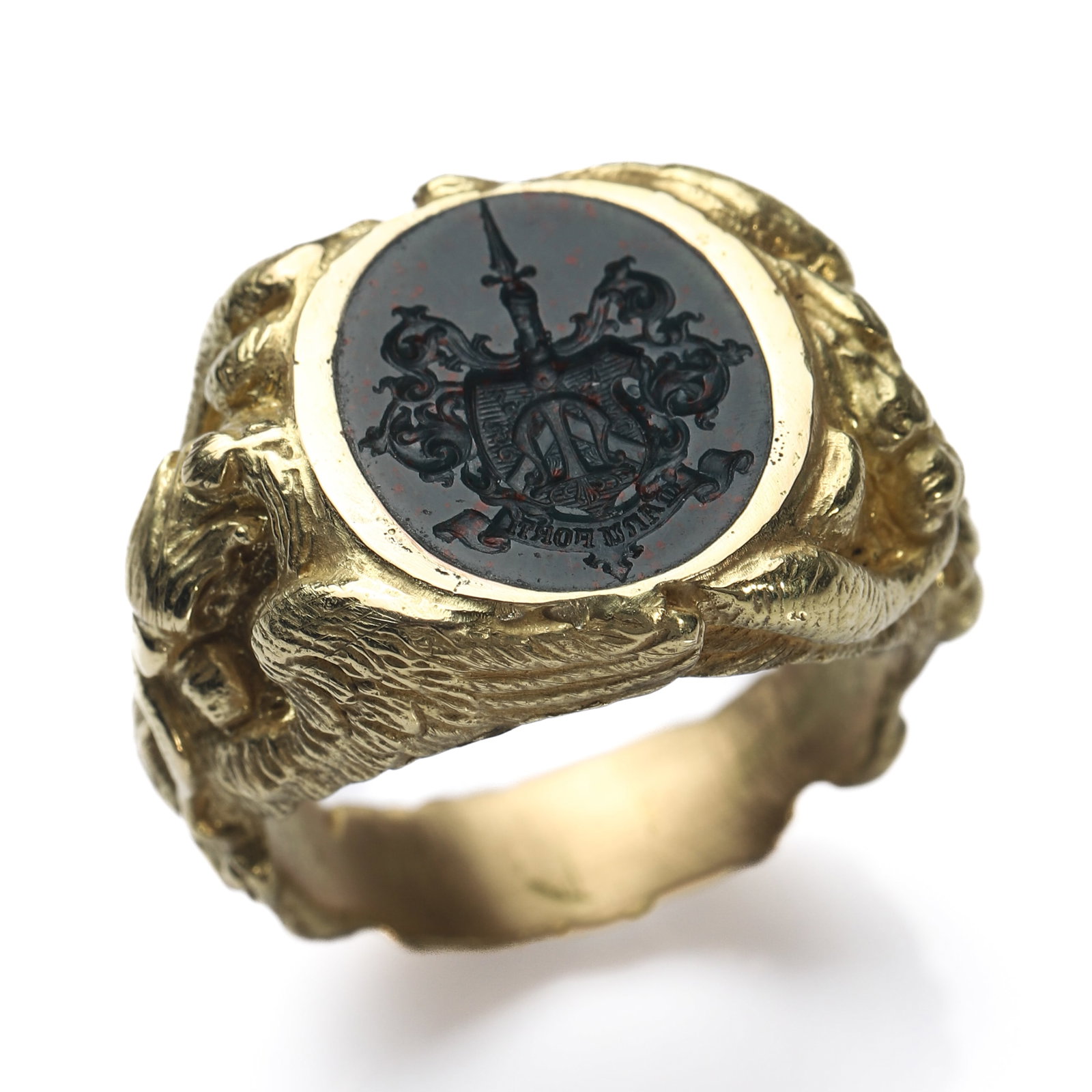 ART-NOUVEAU-PERIOD-18K-GOLD-HERALDIC-CREST-AND-MYTHICAL-CREATURE-SIGNET-RING: Dimensions Hong Kong size 19 weight 16g Description An impressive Art Nouveau-period 18K gold signet ring, dating circa 1880-1920, featuring an elaborate three-dimensional heraldic design. The shoulde