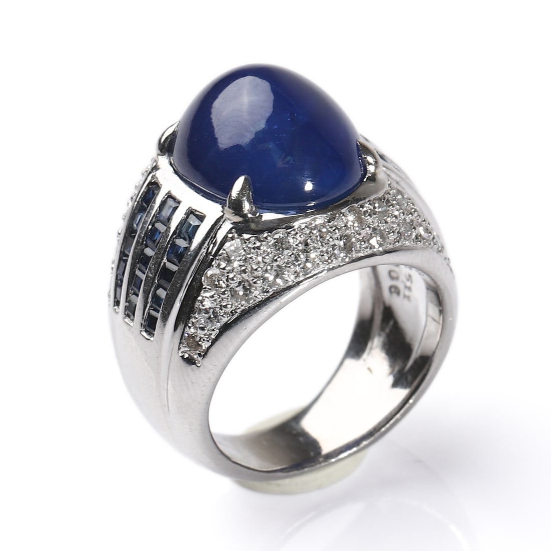A-SAPPHIRE-AND-DIAMOND-RING - 2