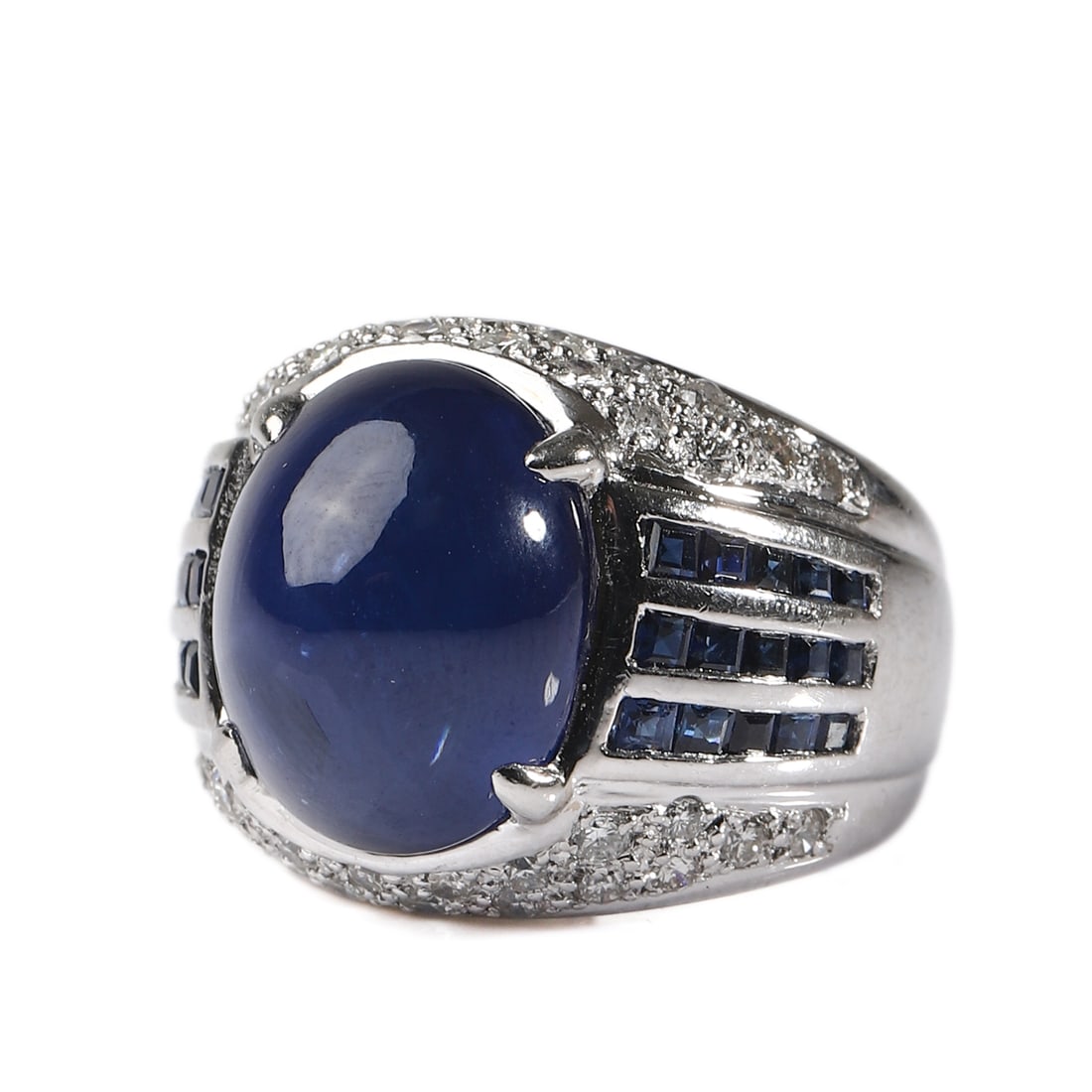 A-SAPPHIRE-AND-DIAMOND-RING - 3