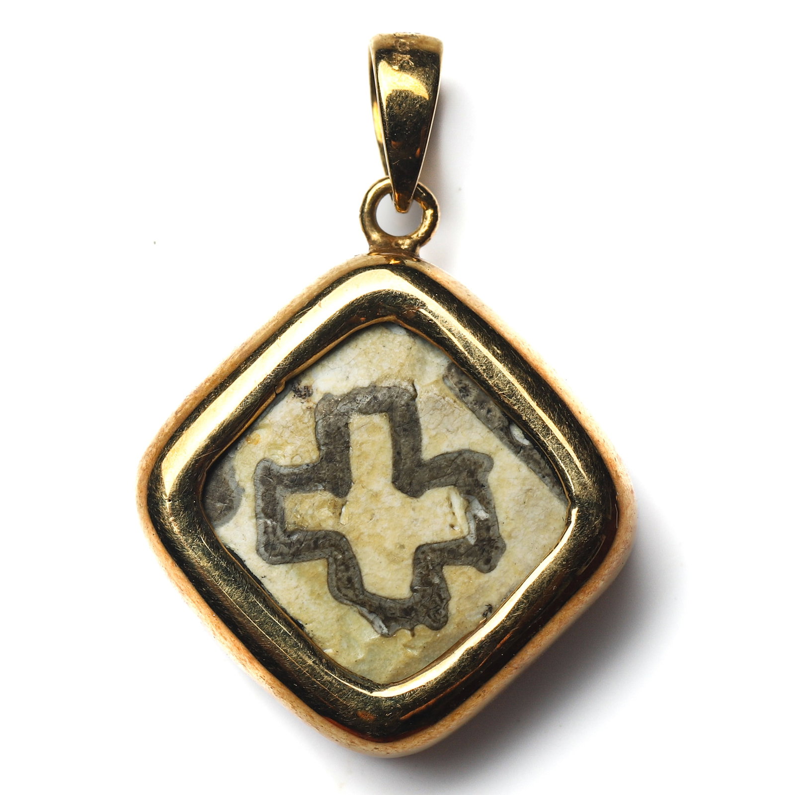 BYZANTINE-GOLD-PENDANT-WITH-DOUBLE-SIDED-ETCHED-AGATE-GAMMA-CROSS: 1 × 11/16 in. (2.5 × 1.7 cm) Weight 4.5 g Description A Byzantine-style gold pendant featuring a double-sided etched agate Gamma Cross. Composed of four Greek letters “?” arranged into an