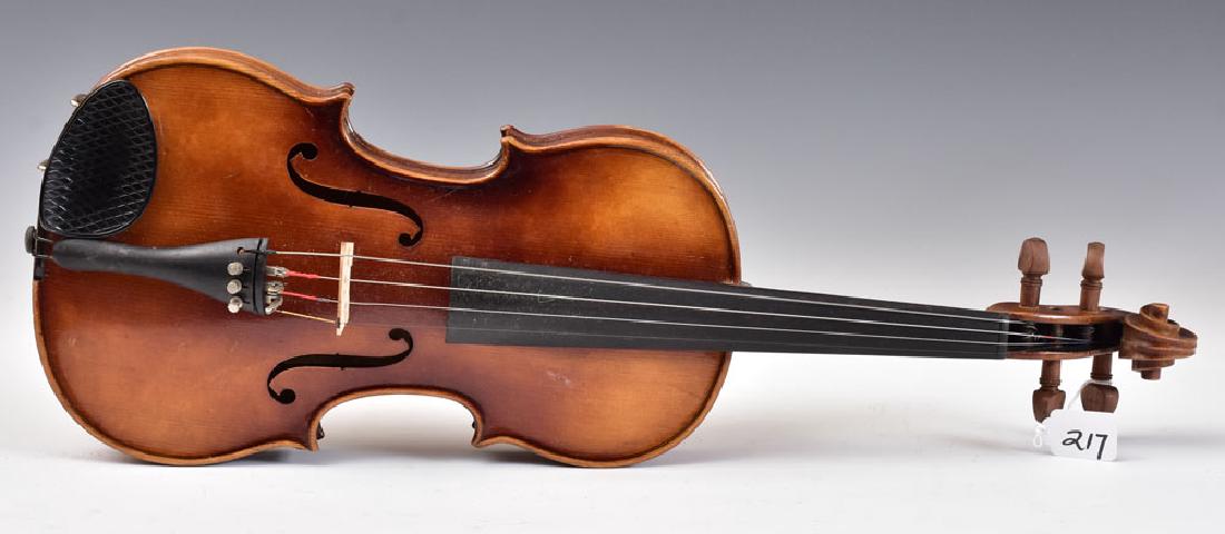 E. R. Pfretzschner Viola (1 of 1)