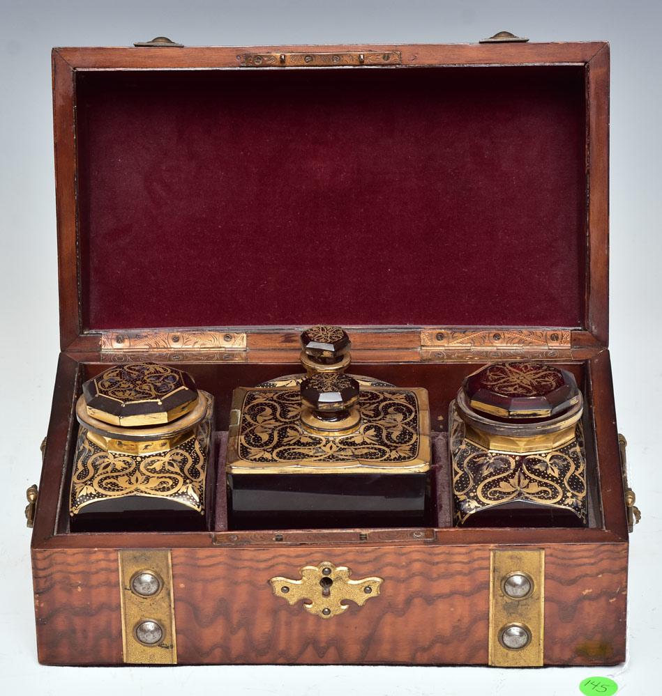 Victorian Boxed Vanity Set (1 of 4)