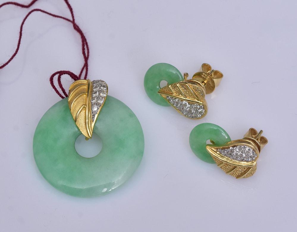 18k Gold Jade and Diamond Pendant and Earring Set (1 of 1)