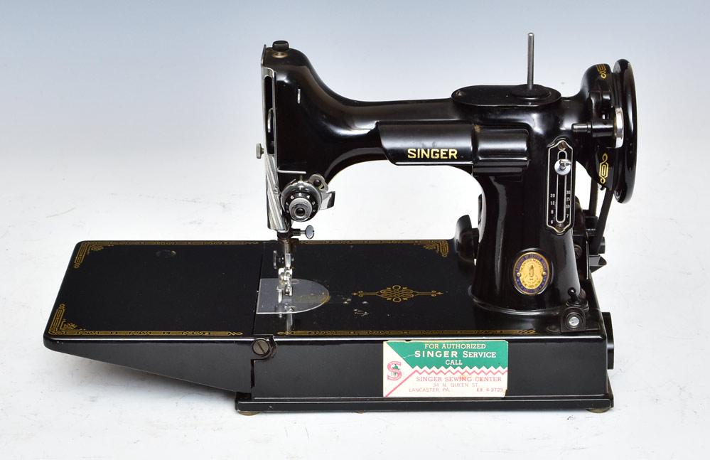 Singer Featherweight Sewing Machine (1 of 5)