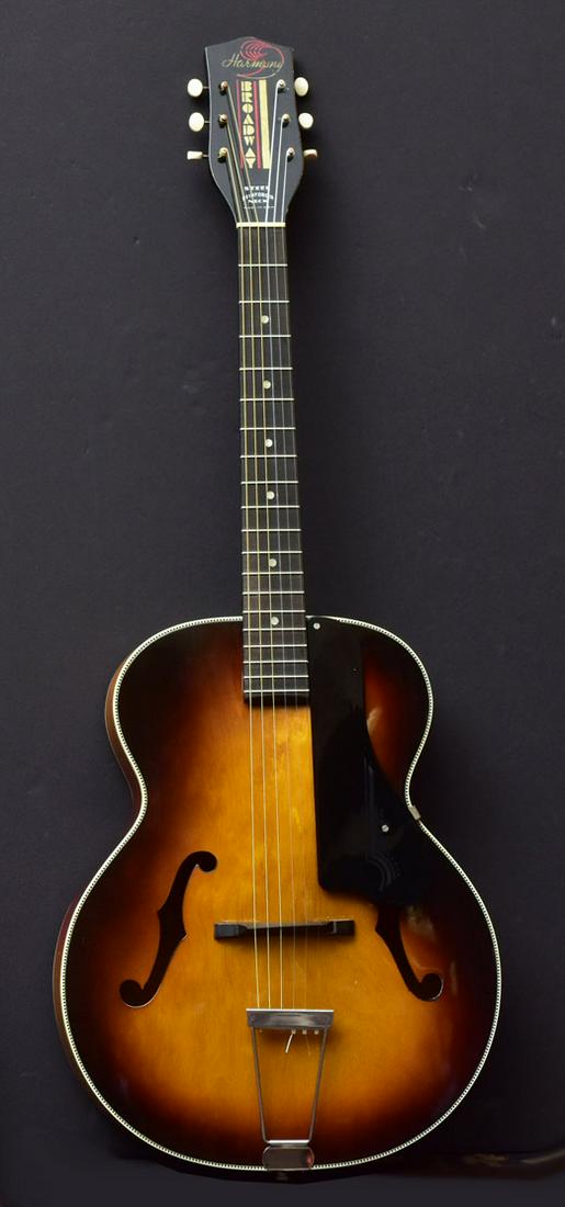 Harmony H954 Broadway Sunburst Guitar (1 of 4)