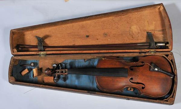 VIOLIN WITH CARVED LION HEAD in original case: VIOLIN WITH CARVED LION HEAD in original case
