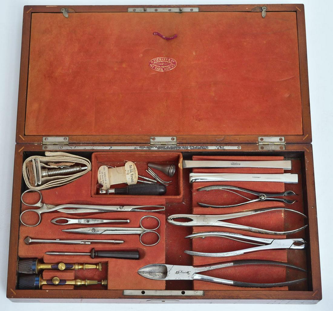 Civil War Surgical Kit (1 of 4)