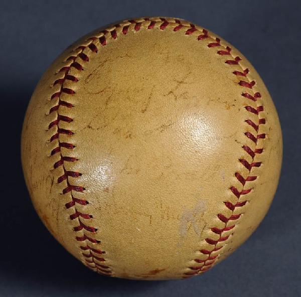 NEW YORK YANKEES AUTOGRAPHED BASEBALL including Ton: NEW YORK YANKEES AUTOGRAPHED BASEBALL including Tony Lazzeri, Joe McCarthy, Red Rolfe, Earl Combs and Frank Crosetti circa 1932 SHIPPING: International shipping through a third party shipper. Packing 