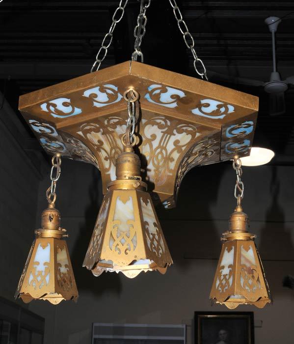OVERLAY STAINED GLASS LIGHT FIXTURE with three dro: OVERLAY STAINED GLASS LIGHT FIXTURE with three drop lights