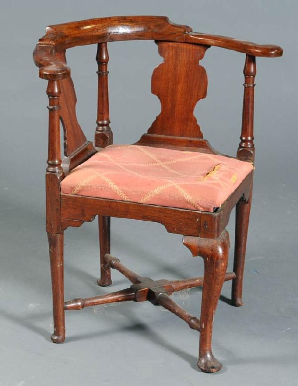 CHIPPENDALE MAHOGANY CORNER CHAIR with repair to o: CHIPPENDALE MAHOGANY CORNER CHAIR with repair to one arm 18th century