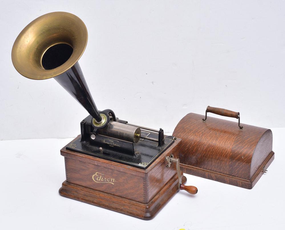 Edison Oak Phonograph (1 of 2)