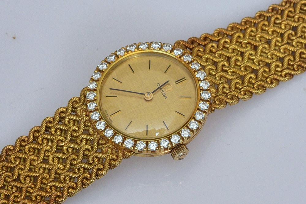 18k Gold Omega Ladies Wrist Watch (1 of 3)