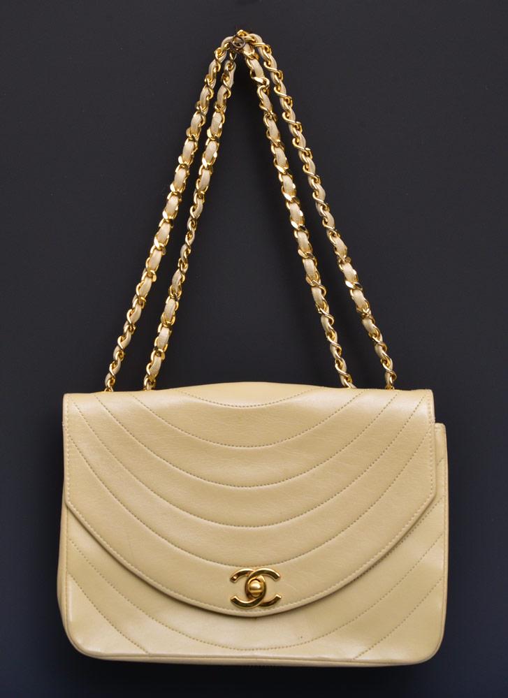Chanel Quilted Cream Handbag (1 of 7)