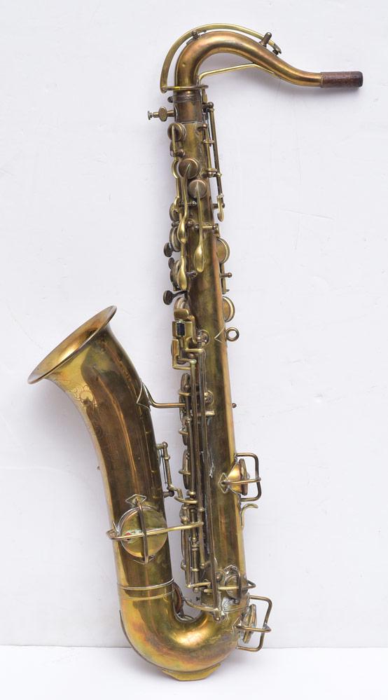 Martin Handcraft Brass Saxophone (1 of 2)