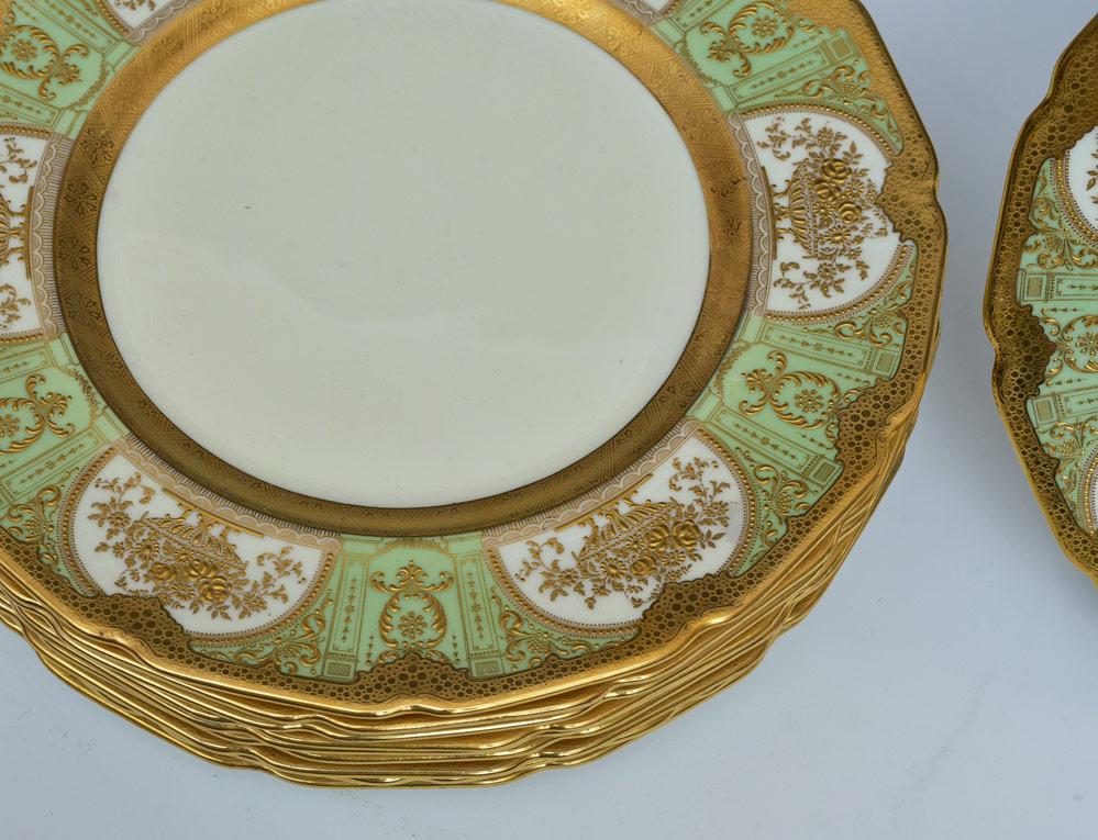 Royal Doulton Set of Dinner Plates (10) (1 of 2)