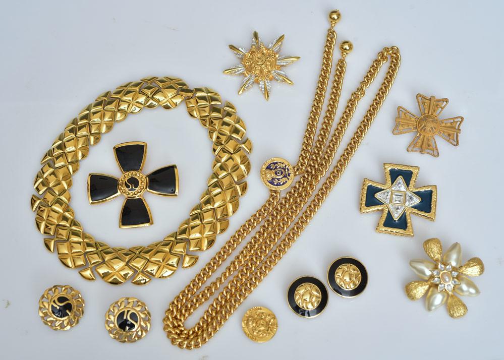 St. John Jewelry (1 of 1)