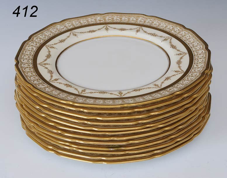 ROYAL DOULTON DINNER PLATES set of 12 10 1/2" diam: ROYAL DOULTON DINNER PLATES set of 12 10 1/2" diameter Shipping Information:$50 Packing and shipping available within the Continenal USA (excludes insurance which will be added based on selling price)