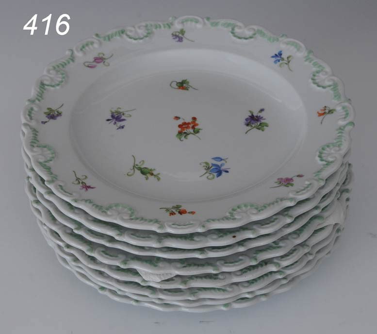MEISSEN SET OF LUNCHEON PLATES (8) 8 1/2" diameter: MEISSEN SET OF LUNCHEON PLATES (8) 8 1/2" diameter Shipping Information:$40 Packing and shipping available within the Continenal USA (excludes insurance which will be added based on selling price). In