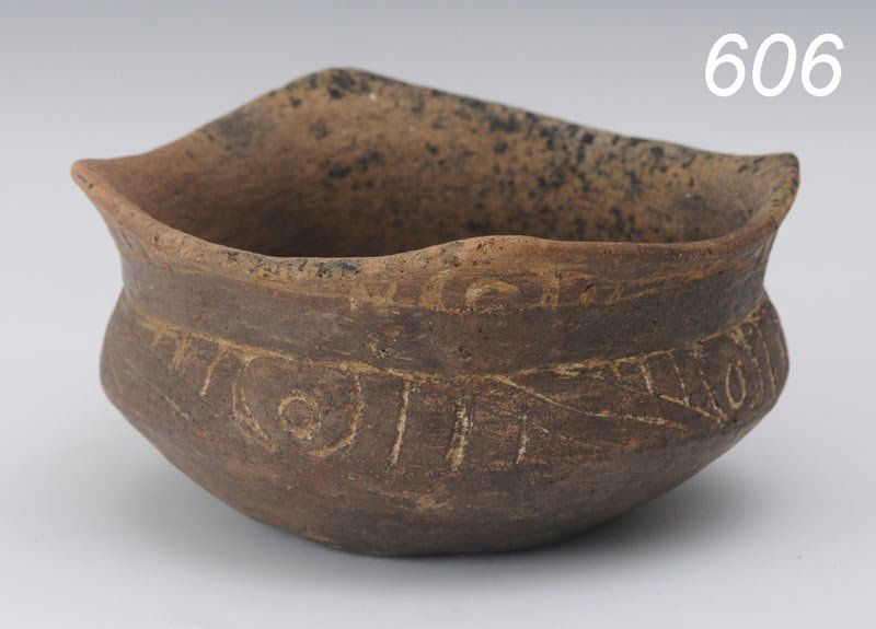 CADDOAN REDWARE "FOUR CORNER" BOWL with flared rim: CADDOAN REDWARE "FOUR CORNER" BOWL with flared rim and incised decoration 3" high, 6" diameter Shipping available within the Continenal USA (listed amount excludes insurance which will be added based