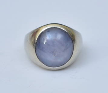 14k White Gold Sapphire Cabochon Ring: Sapphire 13mm x 12mm, ring size 6, weight is 11.2 dwt gross