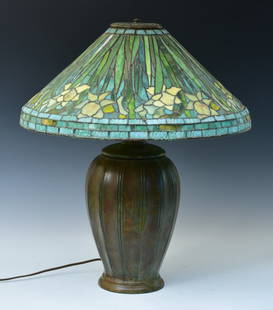 Fine Tiffany Style Leaded Glass Table Lamp: in daffodil pattern, 20" diameter, 24" high, late 20th century, signed indistinctly on metal tag at inside shade rim, *** 3rd PARTY SHIPPING OR PICK-UP IN FELTON, CA ***