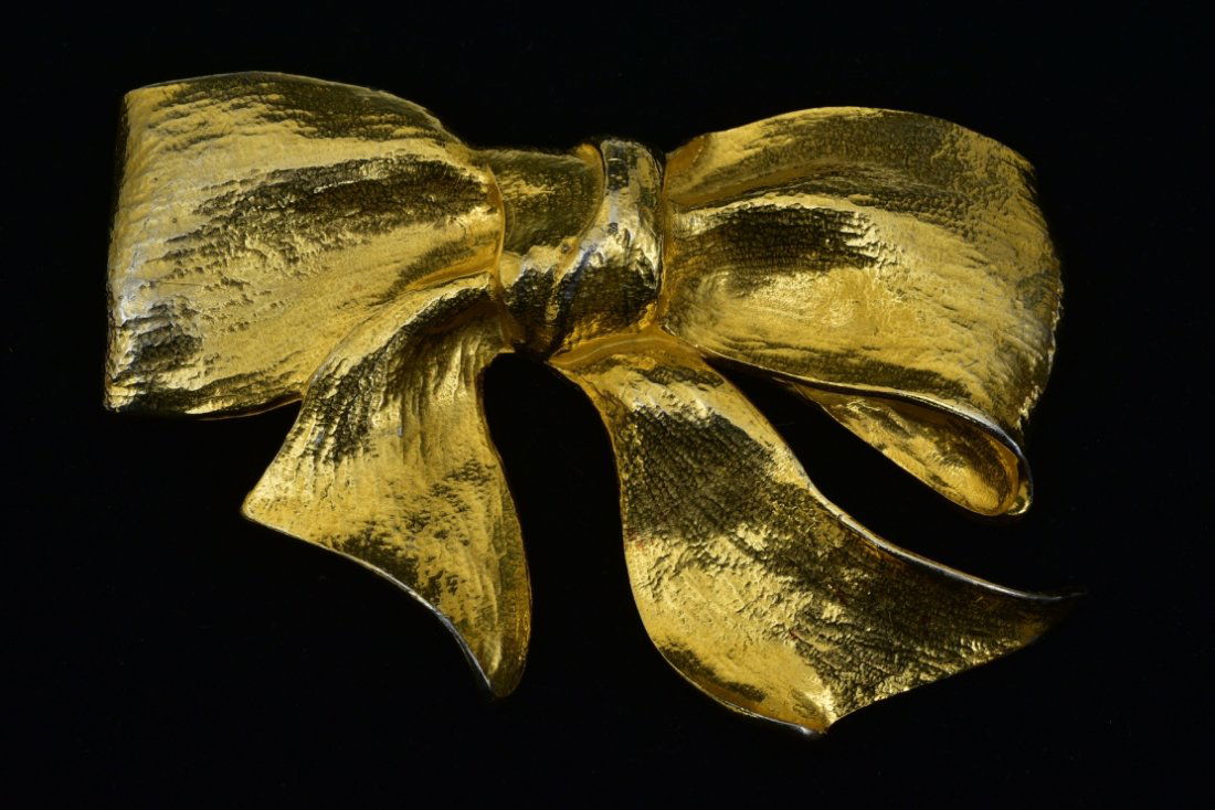 Christopher Ross Buckle: in form of a bow 5 1/2" long late 20th century