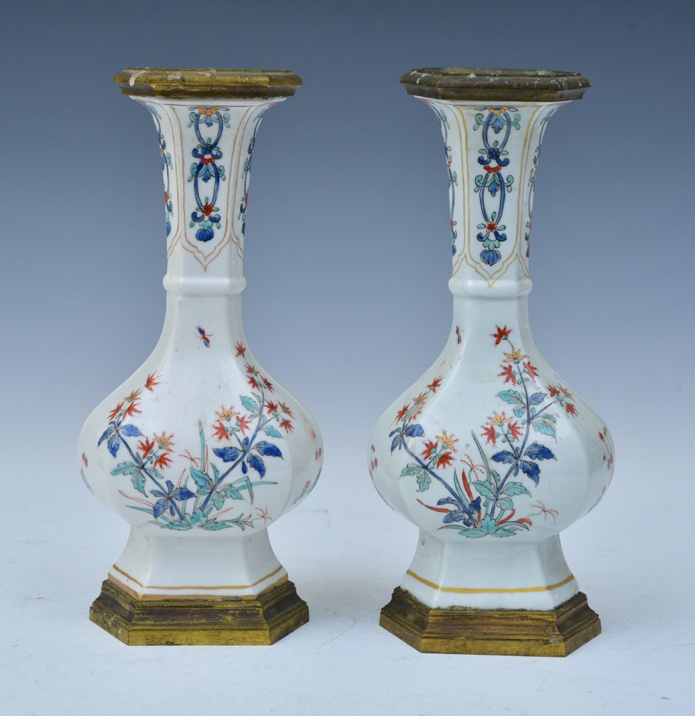 Pair of Chinese Export Porcelain Garnitures with bronze mounts (1 of 3)