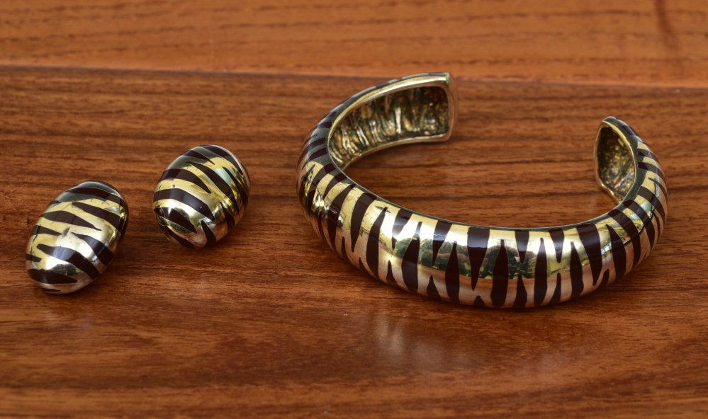Italian Sterling Silver Tiger Print Cuff Bracelet and Earring Set (1 of 1)