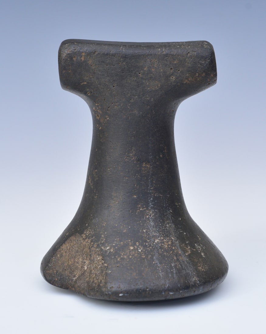 Early Hawaiian or Tahitian Basalt Poi Pounder: Early Hawaiian or Tahitian Basalt Poi Pounder with tee handle 6 1/4" high, 5" diameter 19th centuryy