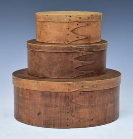 Set of Three Shaker Graduated Oval Lidded Pantry Boxes, 19th century