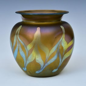 Loetz Phanomen Vase, 7 3/8" high