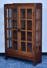 Gustav Stickley Oak China Cabinet, model 815