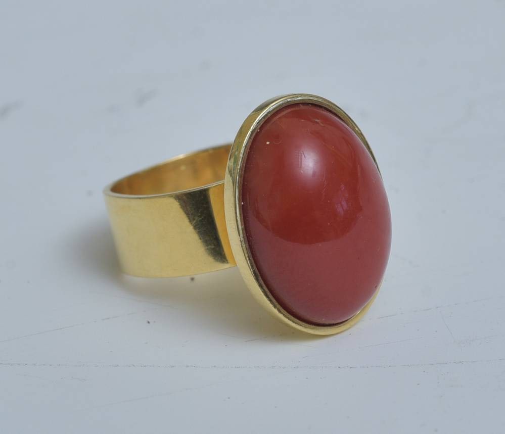 18k Gold Red Coral Cabochon Ring (1 of 2)