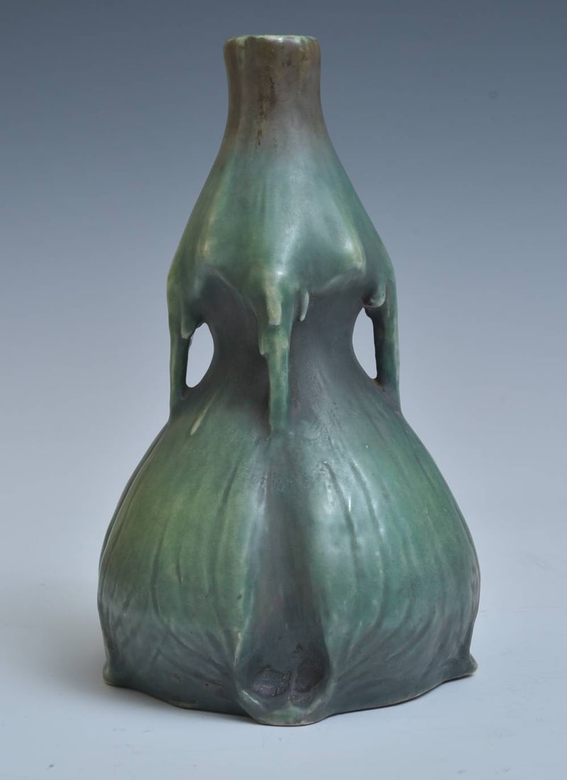 Eduard Stellmacher Amphora Vase (1 of 5)