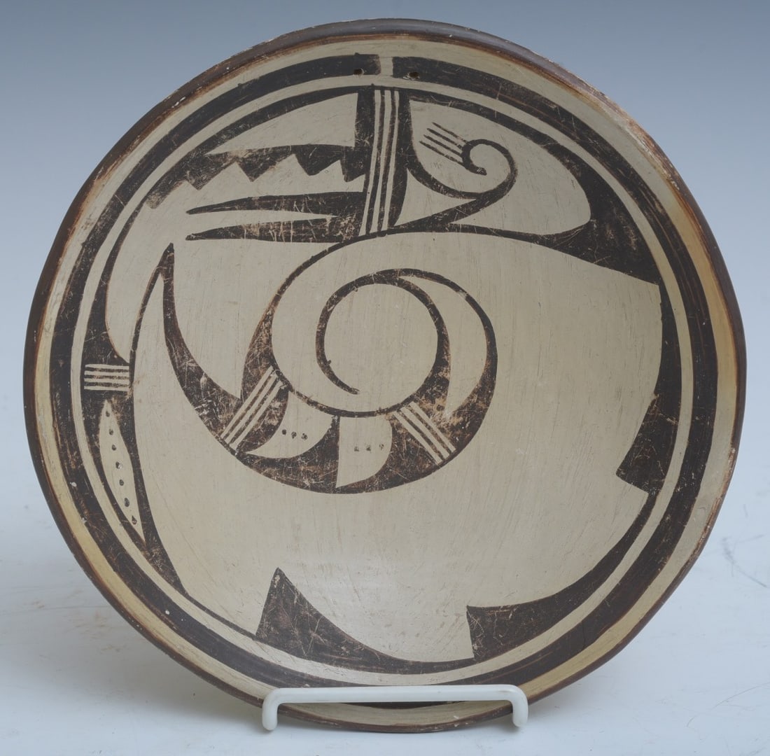 Hopi Pottery Low Bowl / Tray, 9" diameter (1 of 3)