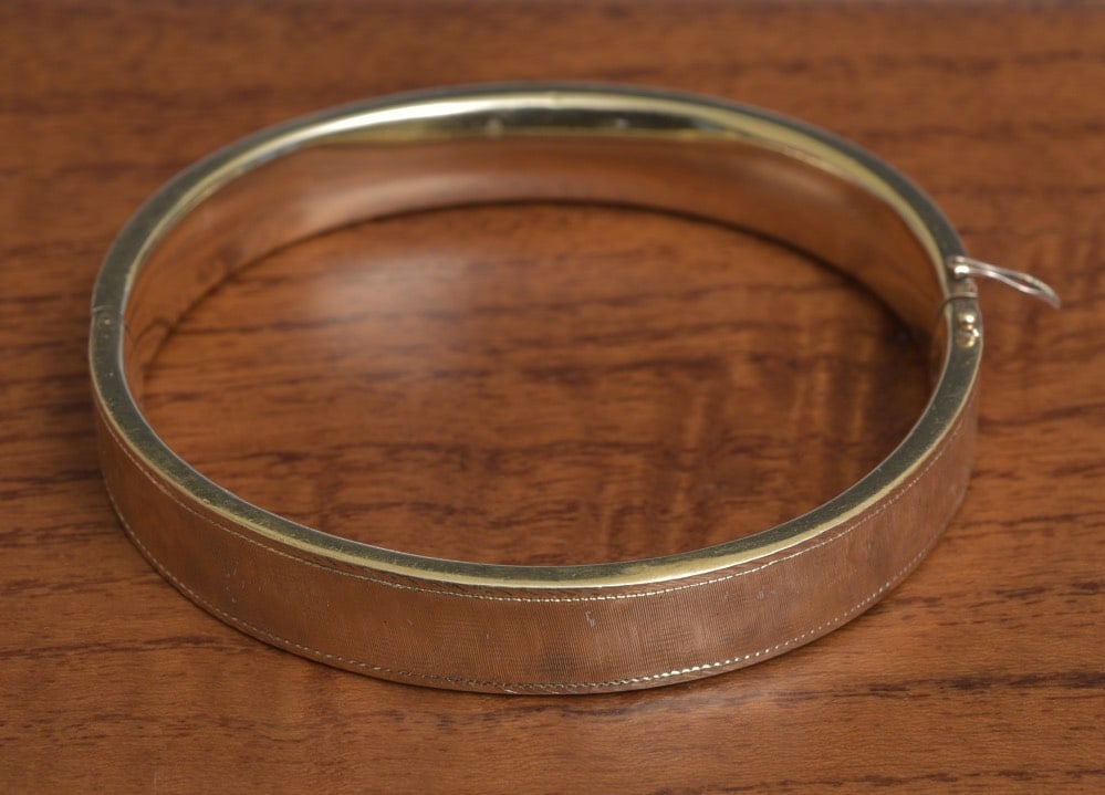 14k Gold Bangle Bracelet: 14k Gold Bangle Bracelet 10.5 mm wide, 7 1/2" wrist, 20.5 grams IN HOUSE SHIPPING Within Continental USA $25 DURING CHECKOUT CHOOSE "ARRANGE MY OWN SHIPPING" if you'd like to use our in-house