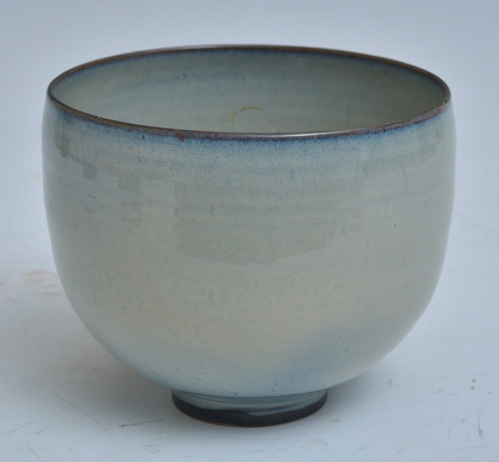 Ed / Mary Scheier Pottery Studio Bowl: Ed / Mary Scheier Pottery Studio Bowl 5" diameter, 4 1/4" high mid-20th century IN HOUSE SHIPPING W/I continental USA $35 DURING CHECKOUT CHOOSE "ARRANGE MY OWN SHIPPING" if you'd like to use our