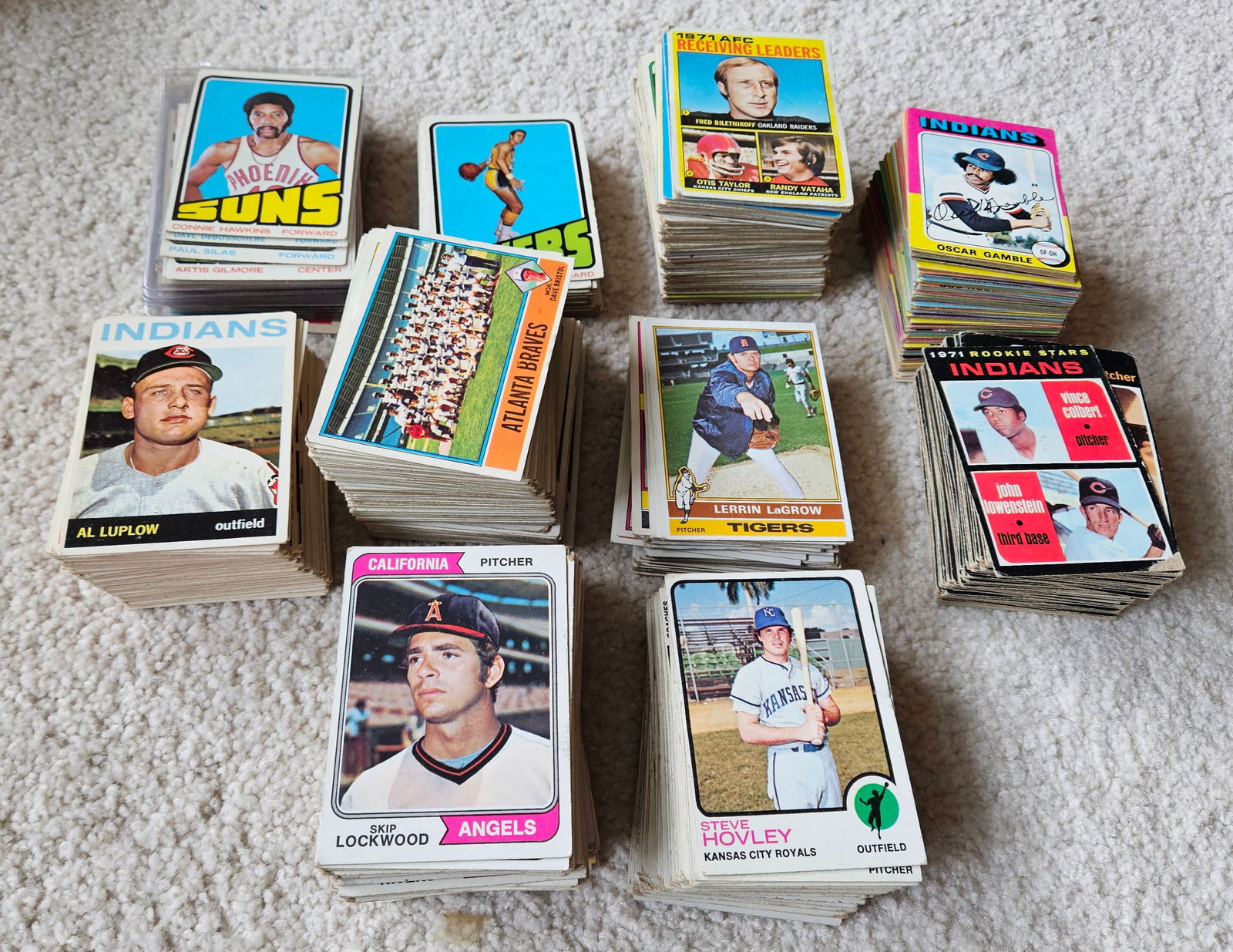 Shoebox Boyhood Collection of 1970s Baseball / Basketball Cards (1 of 12)