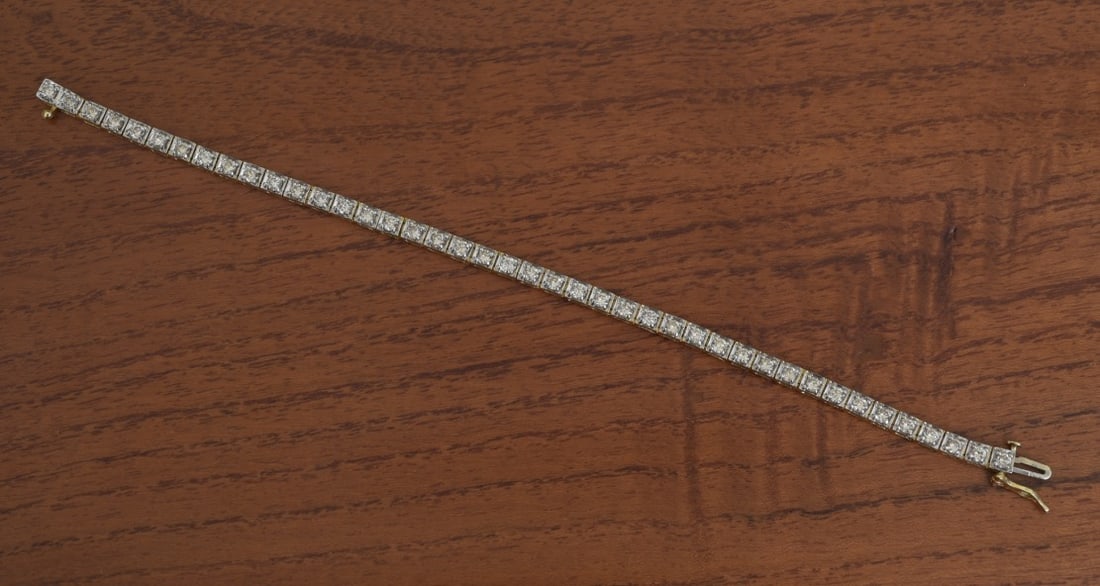 14k Gold Diamond Tennis Bracelet: 14k Gold Diamond Tennis Bracelet set with 42 diamonds, approximately 3.3 ct tw 7" long, weight is 12.5 grams gross IN HOUSE SHIPPING Within Continental USA $25 DURING CHECKOUT CHOOSE "ARRANGE MY OWN S