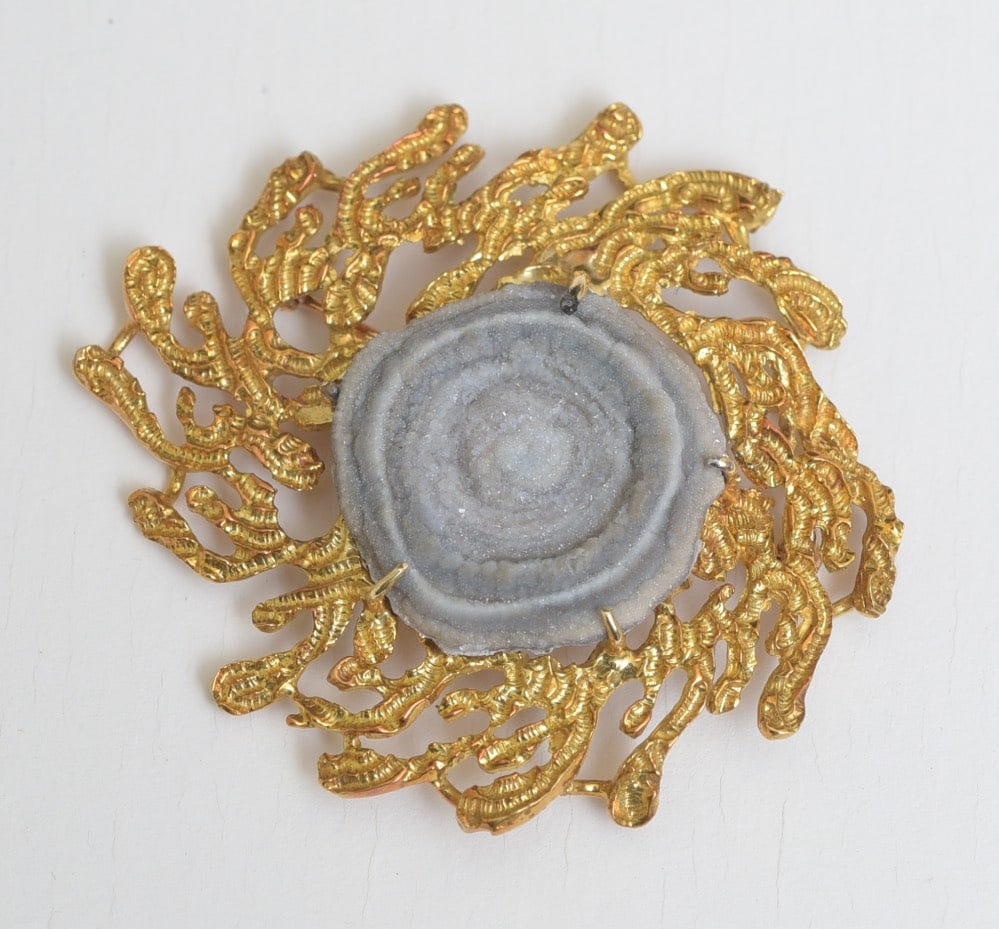18k Gold Moderne Brooch with Crystal Geode: 18k Gold Moderne Brooch with Crystal Geode 2 1/4" diameter, weight is 21.3 grams gross IN HOUSE SHIPPING Within Continental USA $25 DURING CHECKOUT CHOOSE "ARRANGE MY OWN SHIPPING" if you'd like to us
