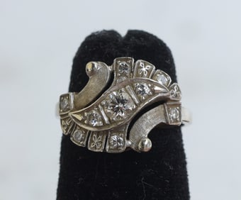 14k Gold Retro Style Diamond Ring