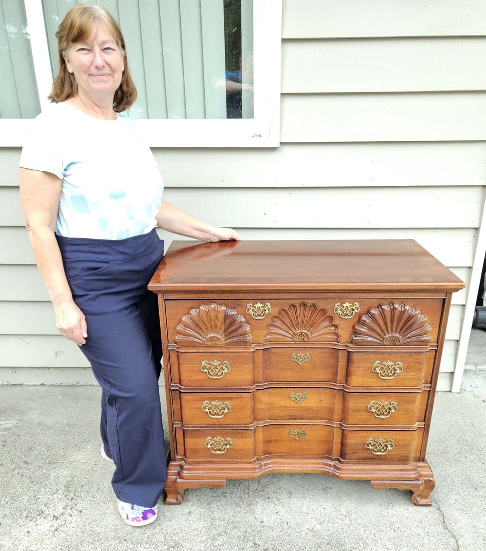 Goddard-Townsend Newport Style Mahogany Diminutive Chest: Goddard-Townsend Newport Style Mahogany Diminutive Chest 26"x17 3/8" by Stoneliegh Stanley Furniture Company 34 3/8" case width, 36" top, 33" high, 18" deep circa 1970 IN HOUSE shipping NOT available.
