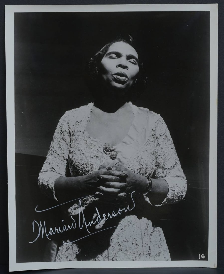 Marian Anderson Contralto Opera Signed Autographed 8x10 Photograph (1 of 4)