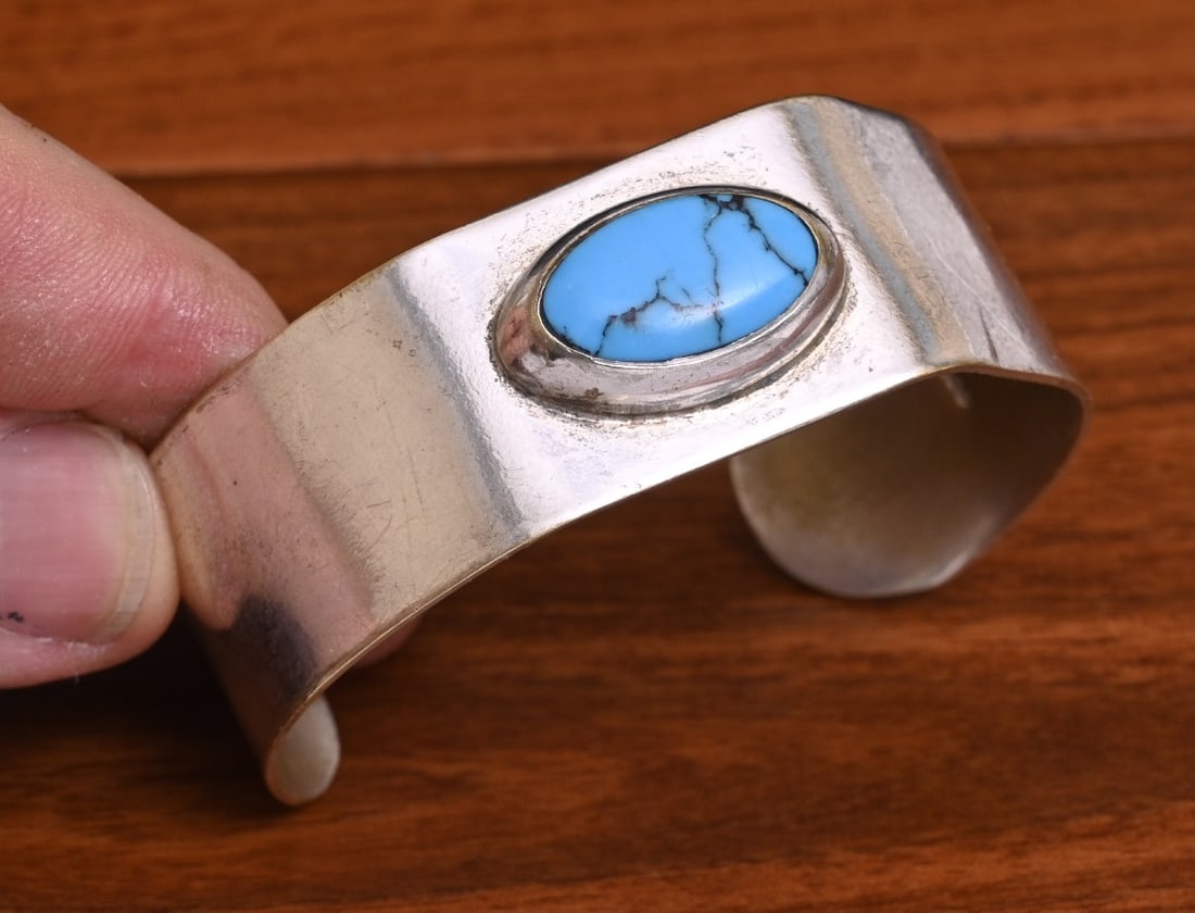Turquoise Sterling Silver Cuff Bracelet: Turquoise Sterling Silver Cuff Bracelet 18mm x 10mm turquoise 7/8" wide cuff, 7 1/4" wrist weight is 35.8 grams gross stamped "Mexico", ".925, Sterling" IN HOUSE SHIPPING within the Continental USA $1